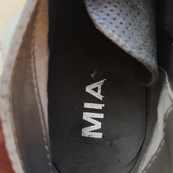 MIA, Women's Gray wedge boots, with zipper, Sz 7 1/2. - Picture 7 of 7